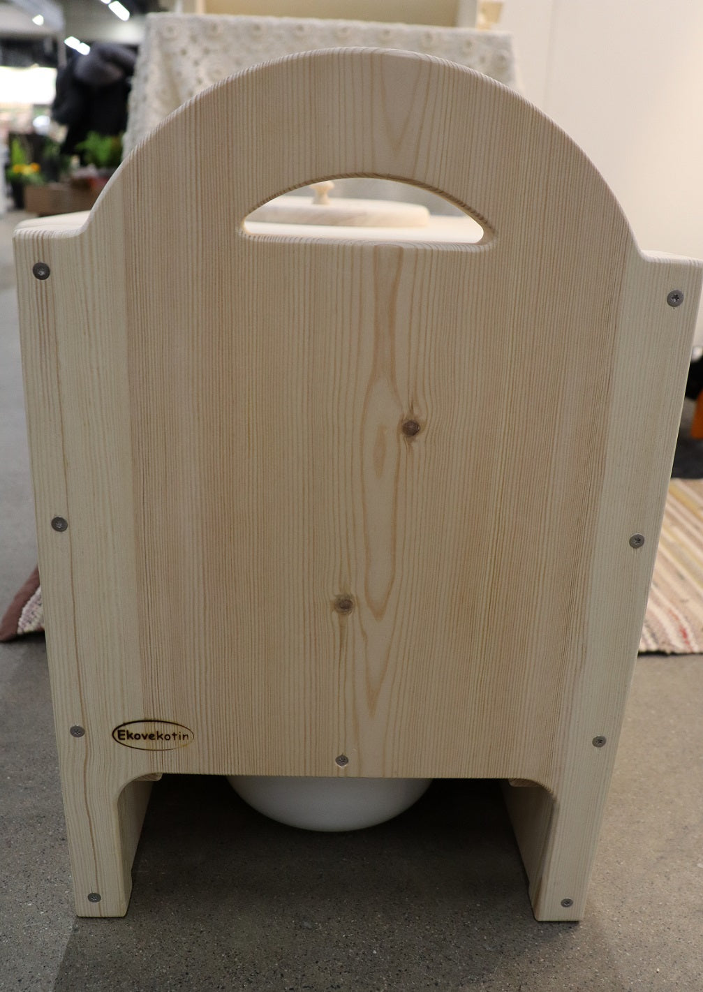 Topfstuhl aus Vollholz für Kinder