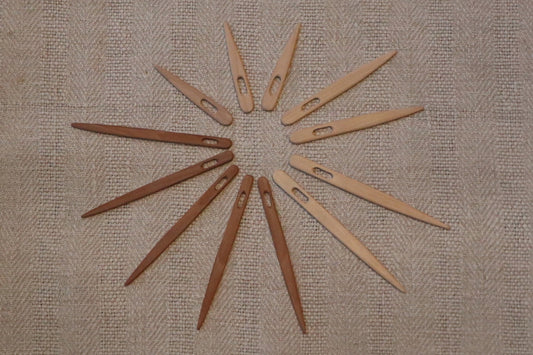 Wooden needle for needlebinding