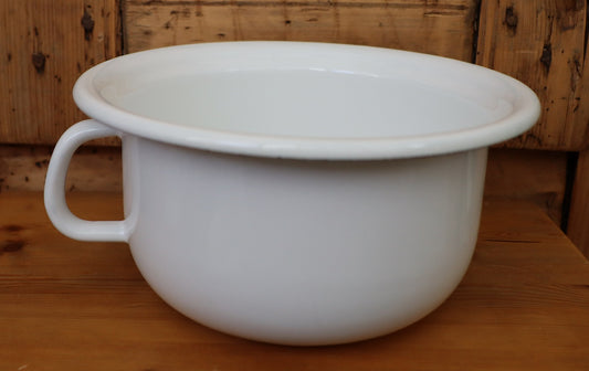 White enamel chamber pot